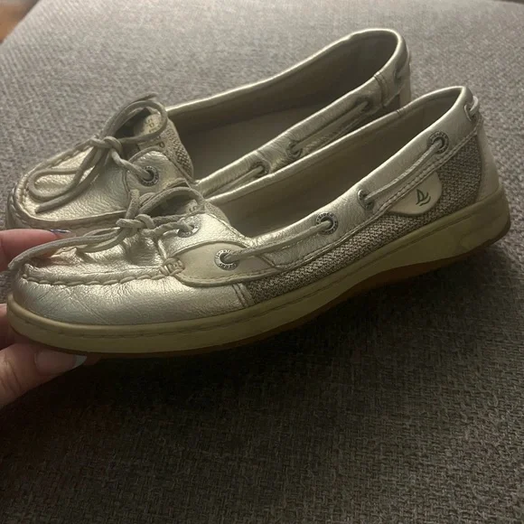 Gold sperrys - Picture 2 of 4